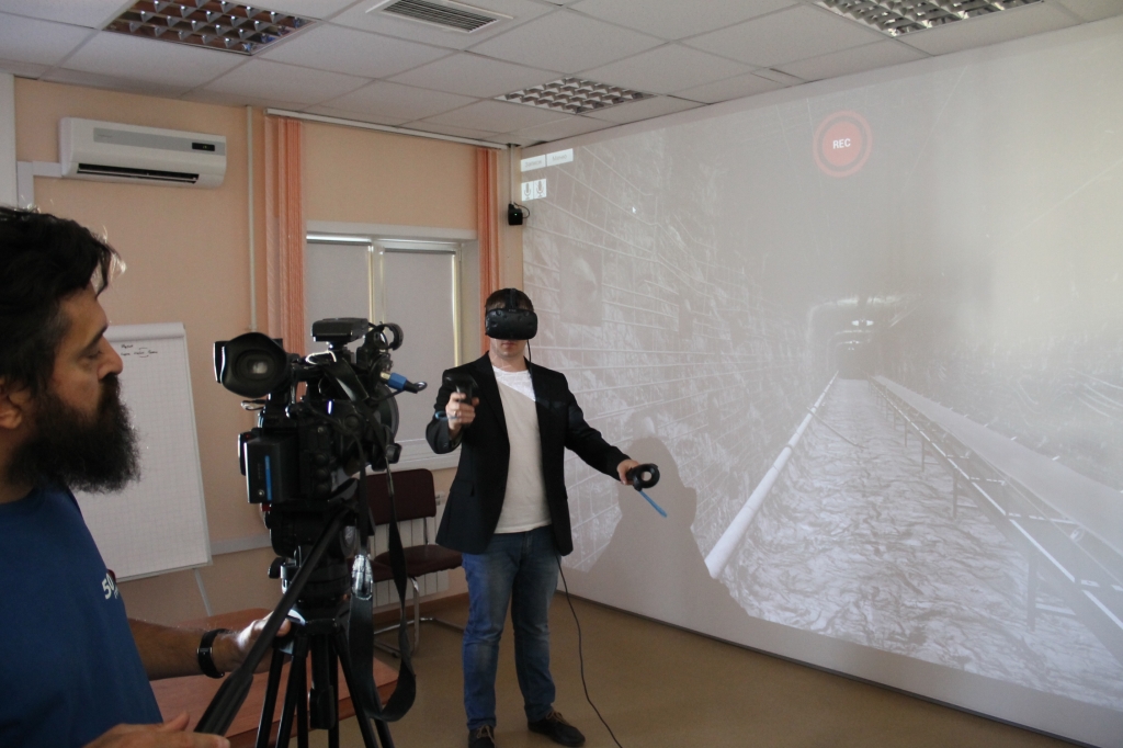 Отработка навыков безопасной работы на VR-тренажерах Кузбасс-ЦОТ